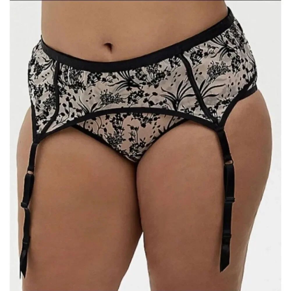 NWT Torrid 1/2 Beige & Black Floral Flocked Garter Belt (BELT ONLY) size 3/4